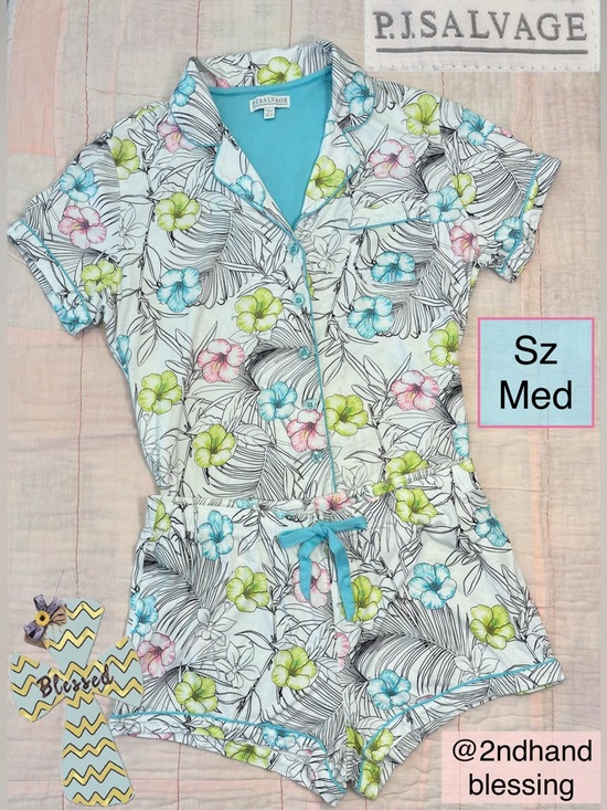P.J. Salvage Other - P.J. Salvage Hibiscus Flower Shorts Set, Sz M, Aqua Trim, Yellow, Pink